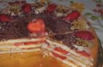 既製のスポンジケーキから作られたケーキのレシピを段階的に写真付きで紹介
