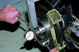 Adjusting wheel bearings - safety in your hands
