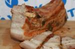 玉ねぎの皮のブリスケットと豚肉の層のレシピ